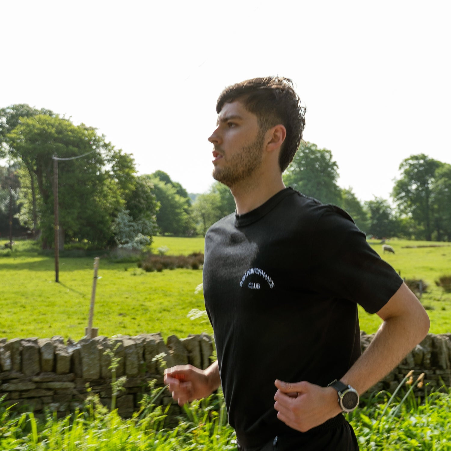 Runner running in the cotten tee.